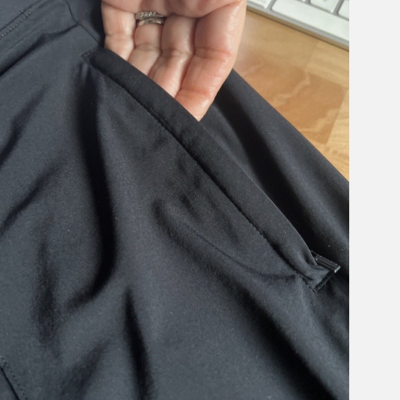 ATHLETA Brooklyn Heights Pants Lightweight Ankle Black Size 10 - Picture 6 of 6